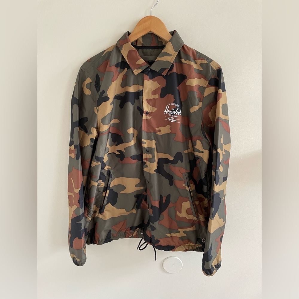 Herschel Supply Co. Camo Voyage Coach Compact Jacket EUC Size Medium